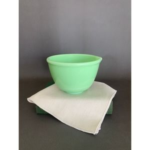 VTG 6" Jadeite Mixing Bowl cooking batter serving baking green milk glass spout